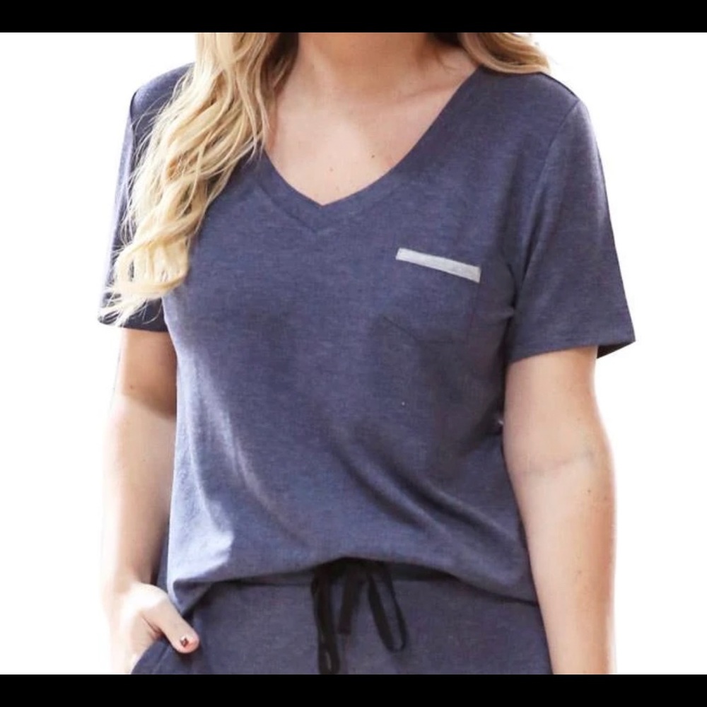 NWT Hello Mello The Weekender Blue T-shirt sz Small